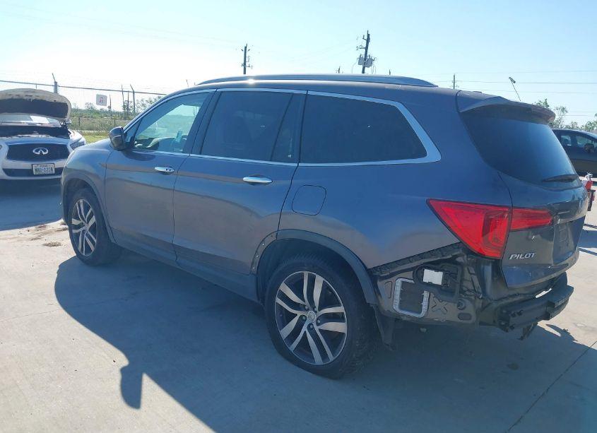 Photo 3 of 2017 Honda Pilot ELITE (VIN 5FNYF6H06HB103994)
