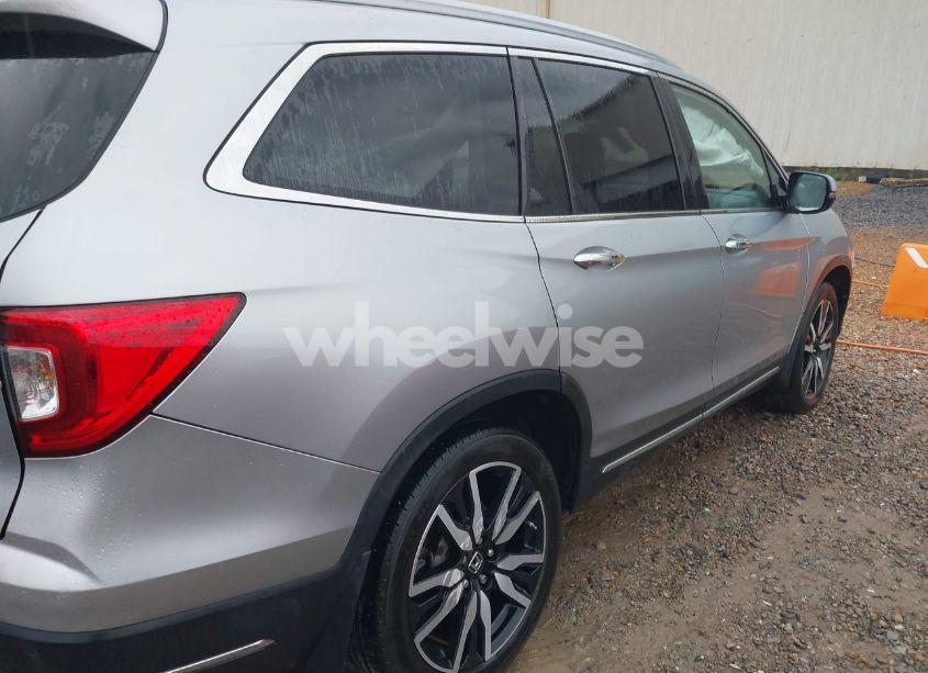 Photo 6 of 2019 Honda Pilot ELITE (VIN 5FNYF6H06KB025417)