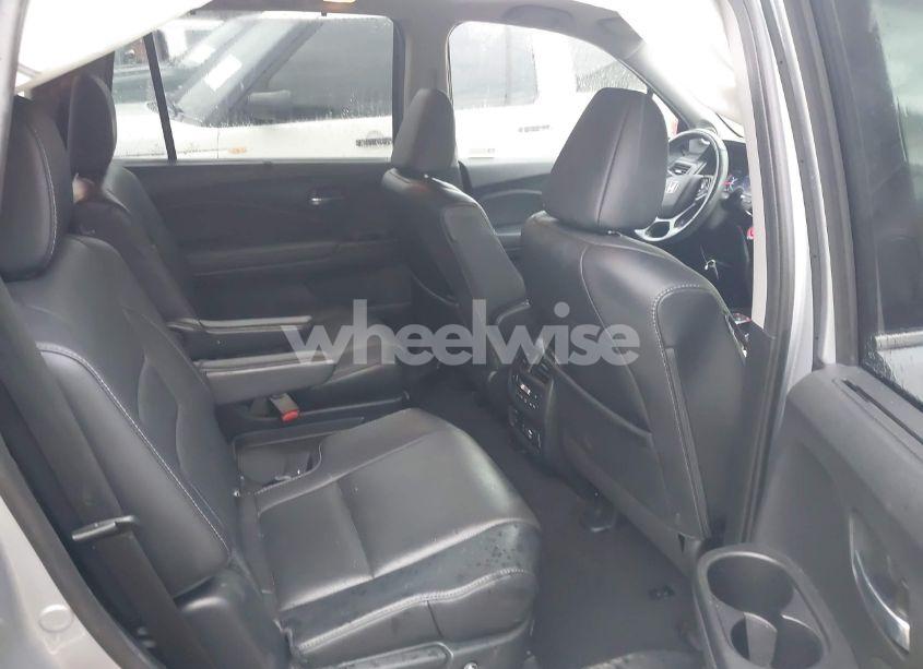 Photo 8 of 2019 Honda Pilot ELITE (VIN 5FNYF6H06KB025417)