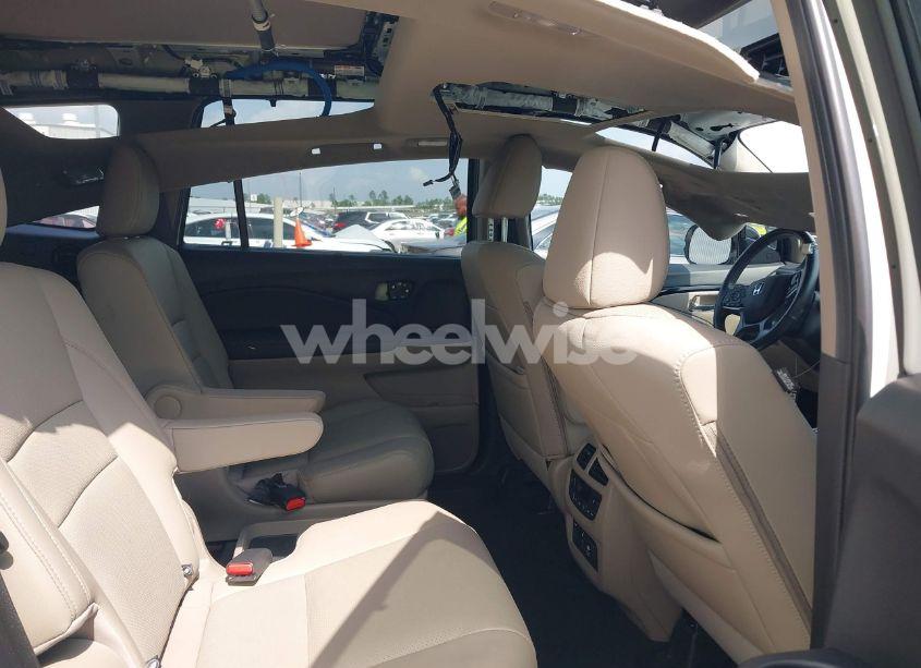 Photo 8 of 2019 Honda Pilot ELITE (VIN 5FNYF6H06KB026714)