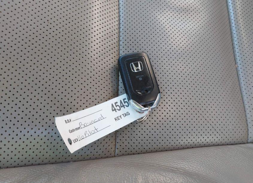 Photo 11 of 2016 Honda Pilot ELITE (VIN 5FNYF6H07GB049801)