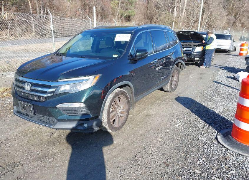 Photo 2 of 2016 Honda Pilot ELITE (VIN 5FNYF6H07GB049801)