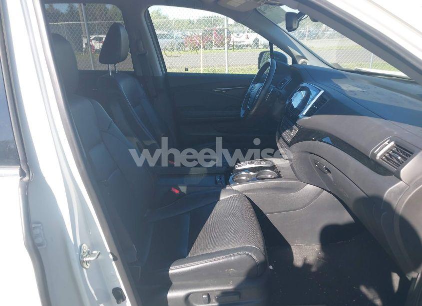 Photo 5 of 2016 Honda Pilot ELITE (VIN 5FNYF6H07GB126330)