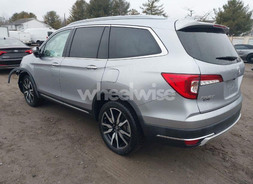 Photo 3 of 2019 Honda Pilot ELITE (VIN 5FNYF6H07KB005483)