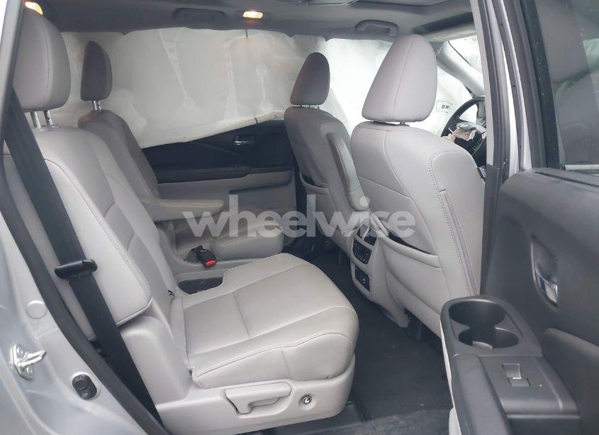 Photo 8 of 2019 Honda Pilot ELITE (VIN 5FNYF6H07KB005483)