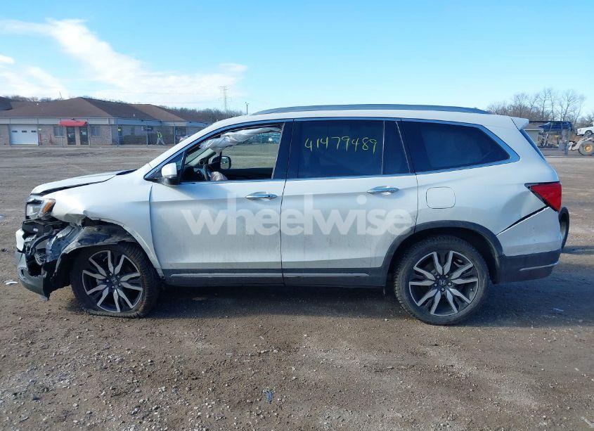 Photo 15 of 2019 Honda Pilot ELITE (VIN 5FNYF6H07KB060242)