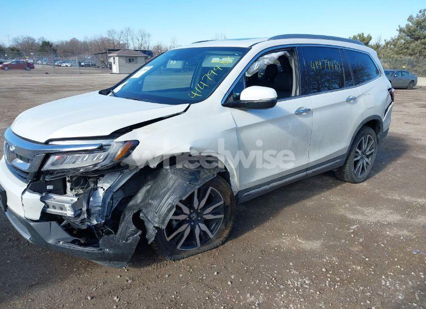 Photo 2 of 2019 Honda Pilot ELITE (VIN 5FNYF6H07KB060242)
