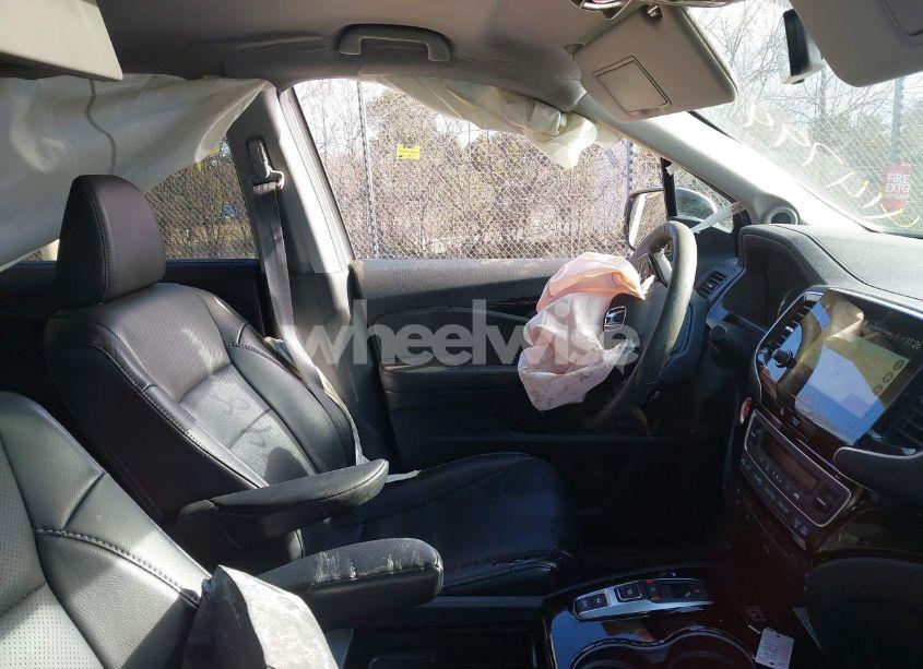 Photo 5 of 2019 Honda Pilot ELITE (VIN 5FNYF6H07KB060242)