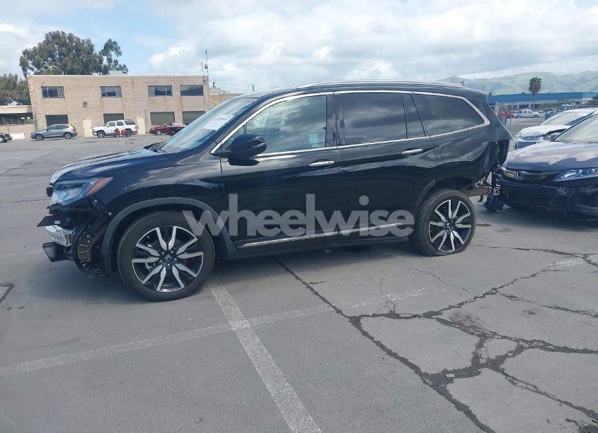 Photo 2 of 2022 Honda Pilot AWD ELITE (VIN 5FNYF6H07NB014527)