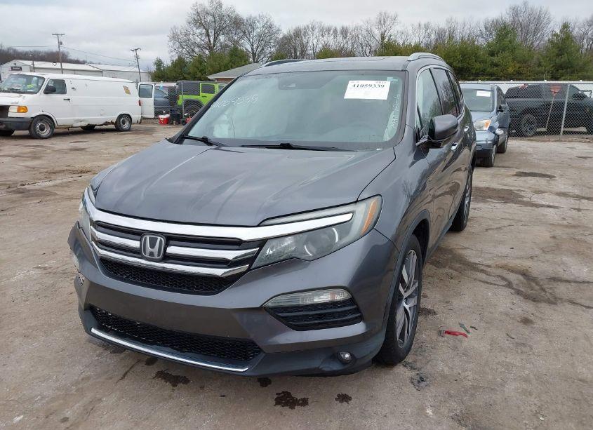 Photo 2 of 2016 Honda Pilot ELITE (VIN 5FNYF6H08GB024728)