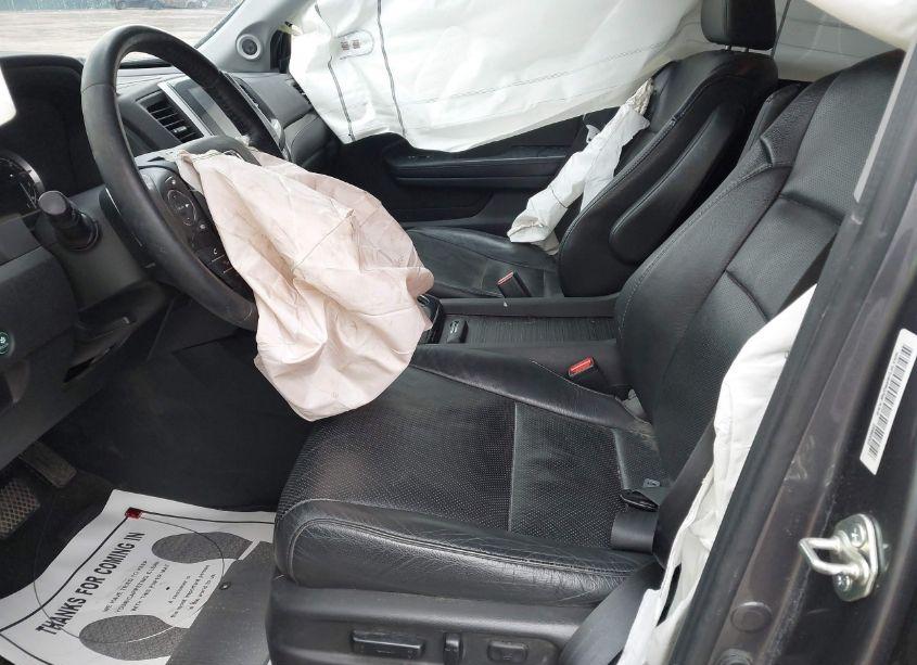 Photo 5 of 2016 Honda Pilot ELITE (VIN 5FNYF6H08GB024728)