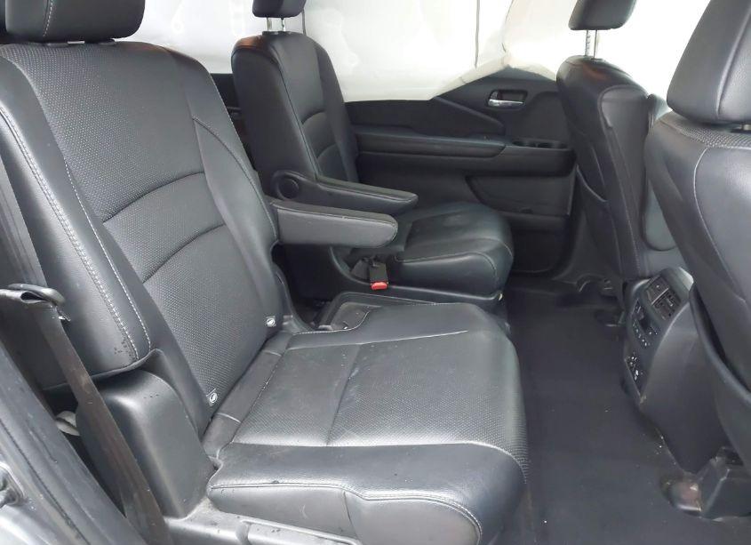 Photo 8 of 2016 Honda Pilot ELITE (VIN 5FNYF6H08GB024728)