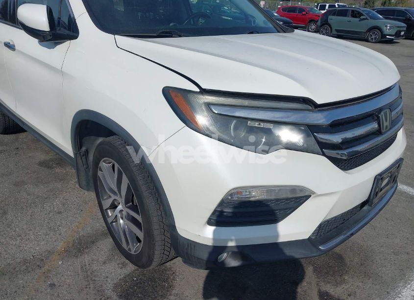 Photo 6 of 2016 Honda Pilot ELITE (VIN 5FNYF6H08GB100464)