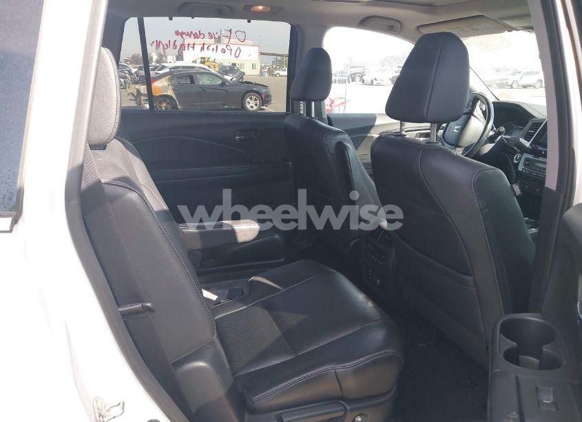 Photo 8 of 2016 Honda Pilot ELITE (VIN 5FNYF6H08GB100464)