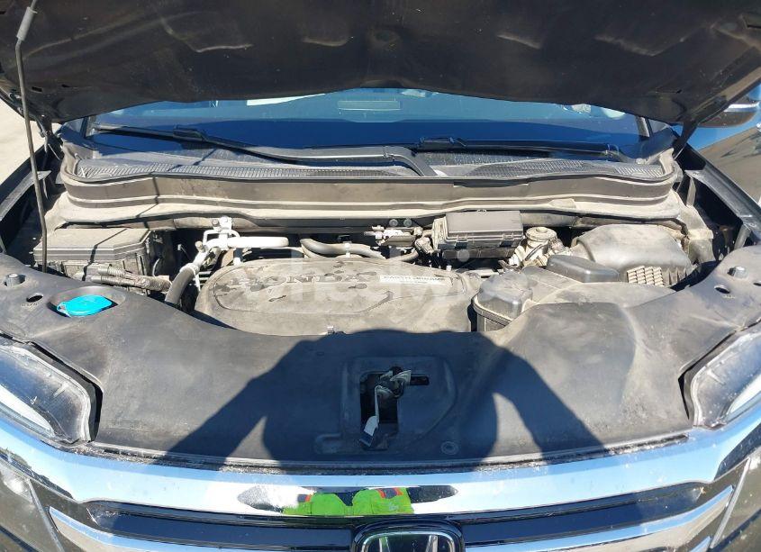 Photo 10 of 2017 Honda Pilot ELITE (VIN 5FNYF6H08HB001161)