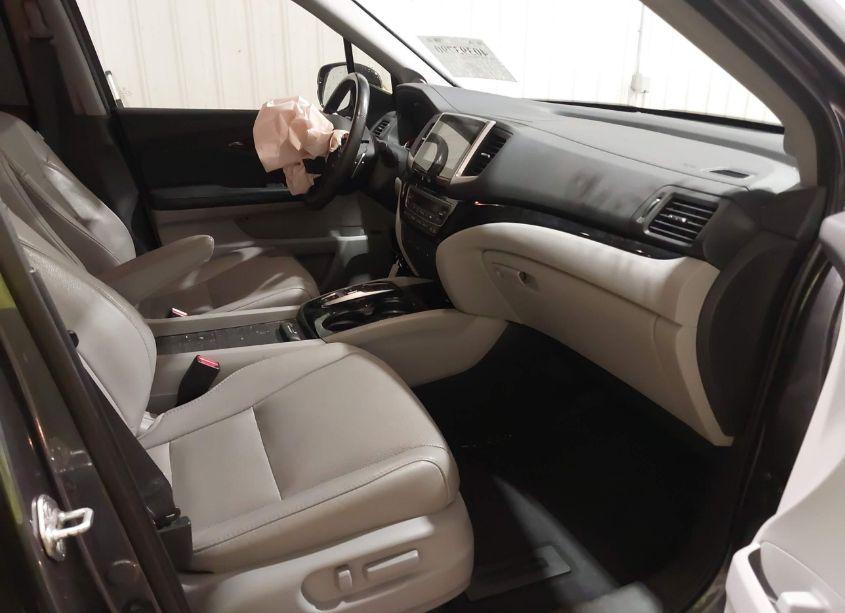 Photo 5 of 2017 Honda Pilot ELITE (VIN 5FNYF6H08HB035455)