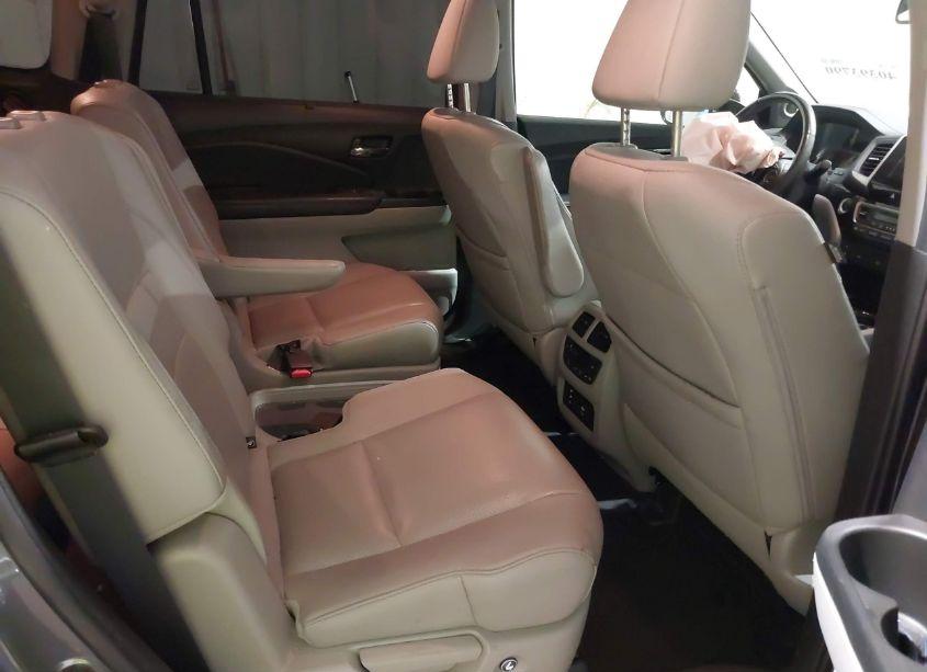 Photo 8 of 2017 Honda Pilot ELITE (VIN 5FNYF6H08HB035455)