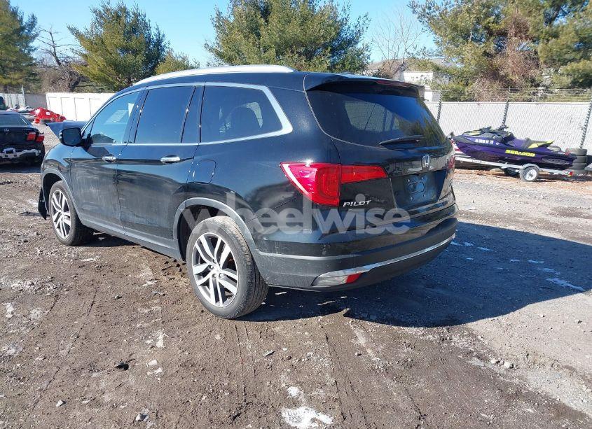 Photo 3 of 2017 Honda Pilot ELITE (VIN 5FNYF6H08HB072957)