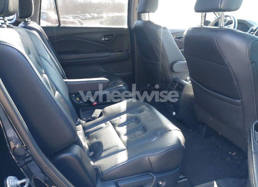 Photo 8 of 2017 Honda Pilot ELITE (VIN 5FNYF6H08HB072957)