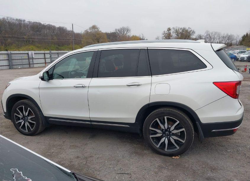Photo 14 of 2019 Honda Pilot ELITE (VIN 5FNYF6H09KB026688)