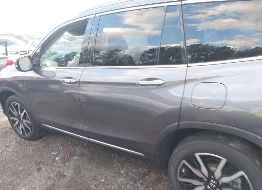 Photo 14 of 2019 Honda Pilot ELITE (VIN 5FNYF6H09KB062252)