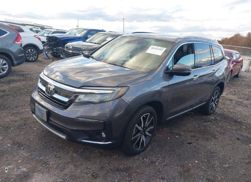 Photo 2 of 2019 Honda Pilot ELITE (VIN 5FNYF6H09KB062252)