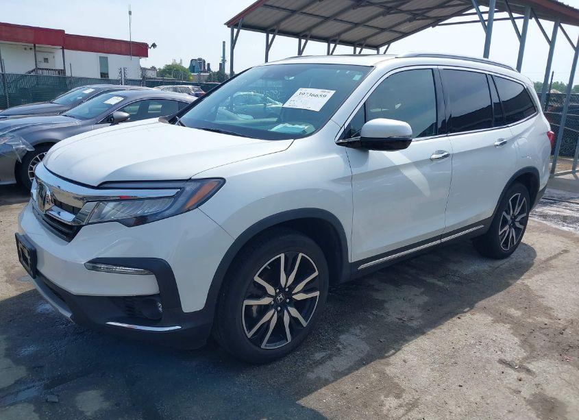 Photo 2 of 2021 Honda Pilot AWD ELITE (VIN 5FNYF6H09MB000577)