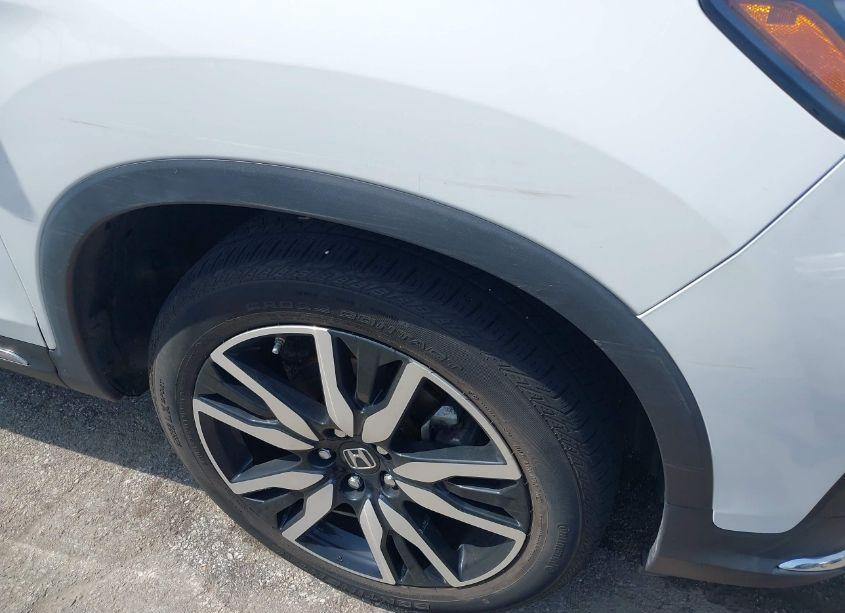 Photo 6 of 2021 Honda Pilot AWD ELITE (VIN 5FNYF6H09MB000577)