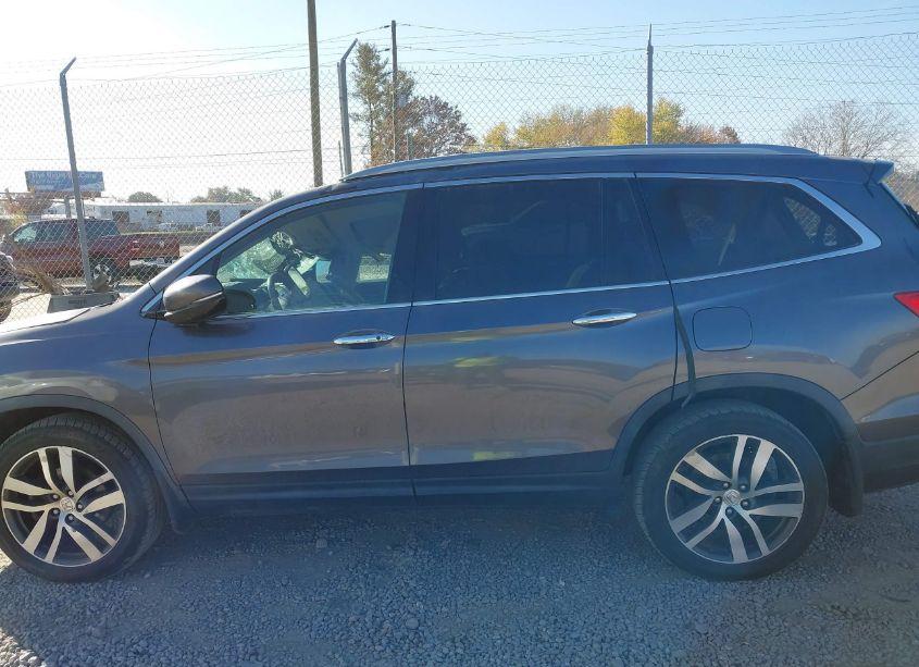 Photo 14 of 2016 Honda Pilot ELITE (VIN 5FNYF6H0XGB038646)
