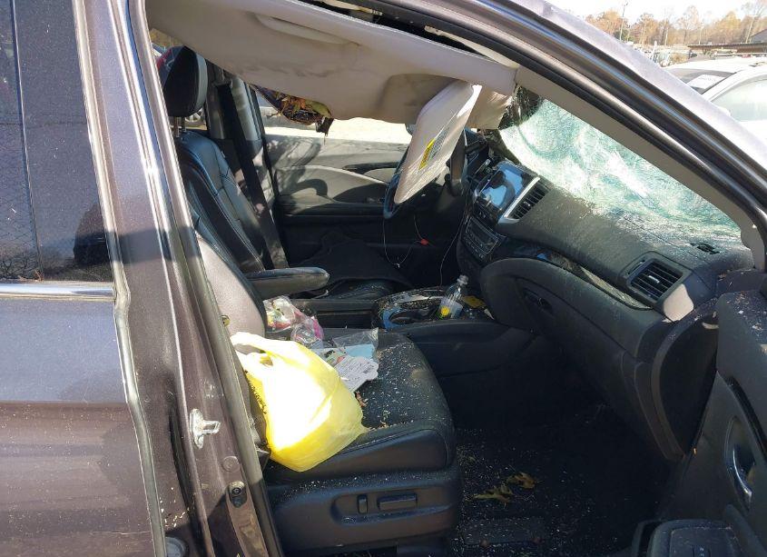 Photo 5 of 2016 Honda Pilot ELITE (VIN 5FNYF6H0XGB038646)