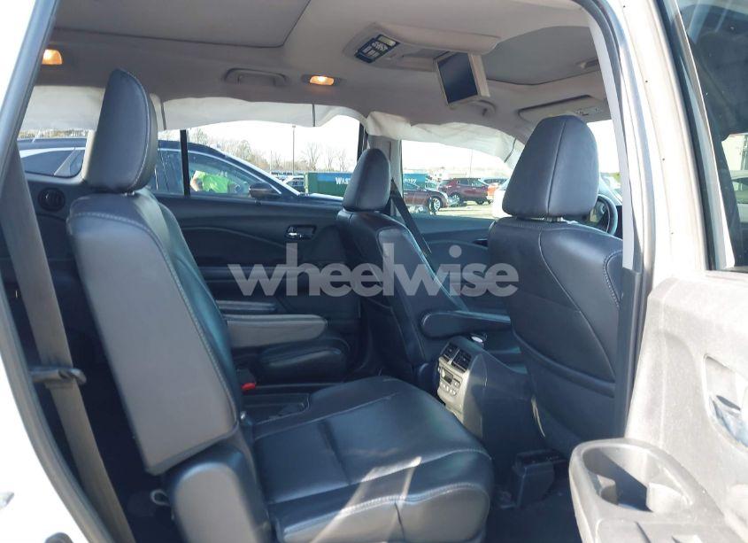 Photo 8 of 2016 Honda Pilot ELITE (VIN 5FNYF6H0XGB053342)