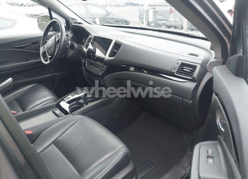 Photo 5 of 2017 Honda Pilot ELITE (VIN 5FNYF6H0XHB001789)