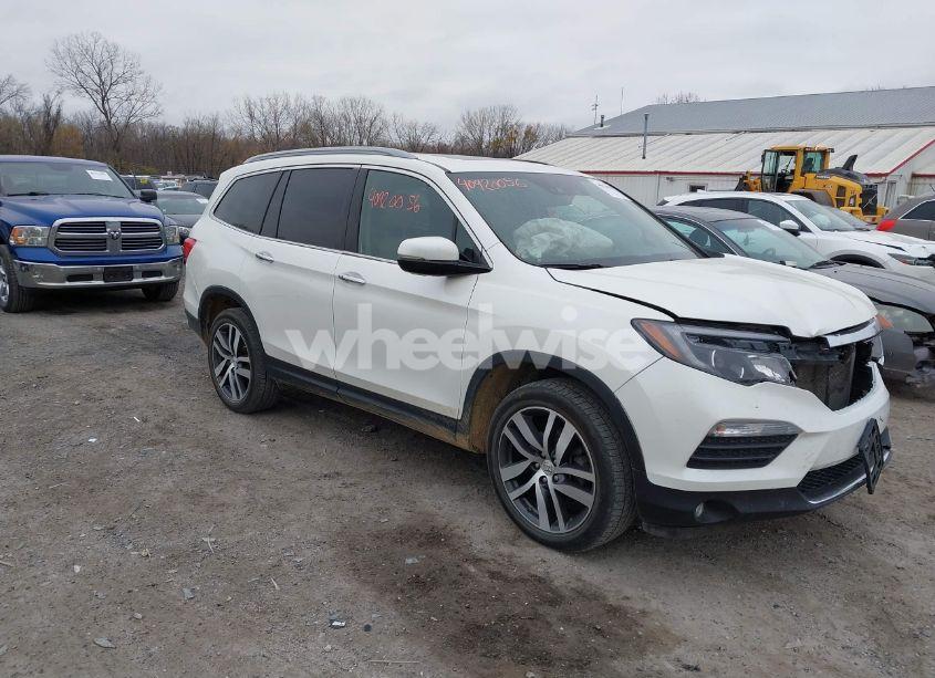 2017 Honda Pilot ELITE (VIN 5FNYF6H0XHB092899) main photo