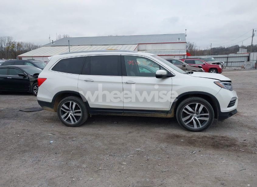 Photo 13 of 2017 Honda Pilot ELITE (VIN 5FNYF6H0XHB092899)