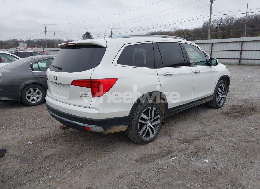 Photo 4 of 2017 Honda Pilot ELITE (VIN 5FNYF6H0XHB092899)