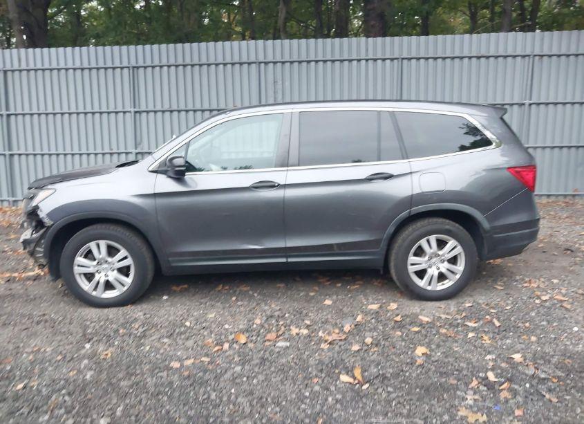 Photo 14 of 2016 Honda Pilot LX (VIN 5FNYF6H10GB045243)