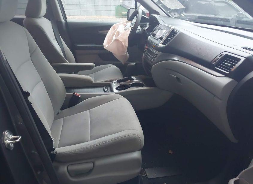 Photo 5 of 2016 Honda Pilot LX (VIN 5FNYF6H10GB045243)