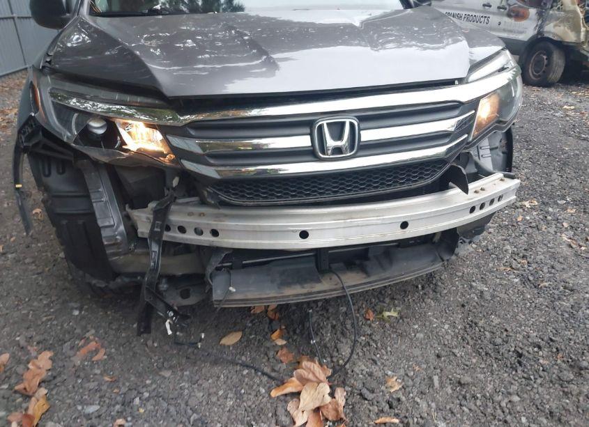 Photo 6 of 2016 Honda Pilot LX (VIN 5FNYF6H10GB045243)