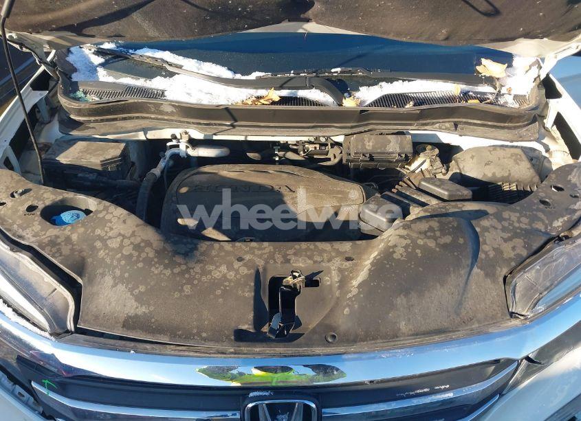 Photo 10 of 2017 Honda Pilot LX (VIN 5FNYF6H10HB040450)