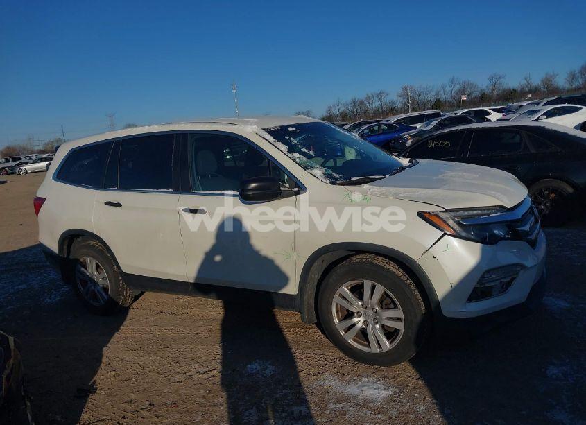 Photo 13 of 2017 Honda Pilot LX (VIN 5FNYF6H10HB040450)