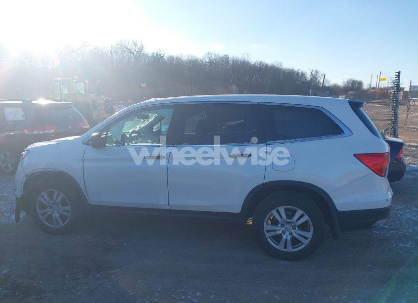 Photo 14 of 2017 Honda Pilot LX (VIN 5FNYF6H10HB040450)