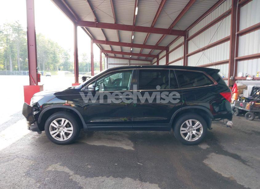 Photo 15 of 2017 Honda Pilot LX (VIN 5FNYF6H10HB088465)