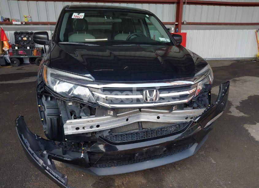 Photo 6 of 2017 Honda Pilot LX (VIN 5FNYF6H10HB088465)