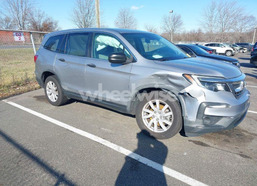 2019 Honda Pilot LX (VIN 5FNYF6H11KB009506) main photo