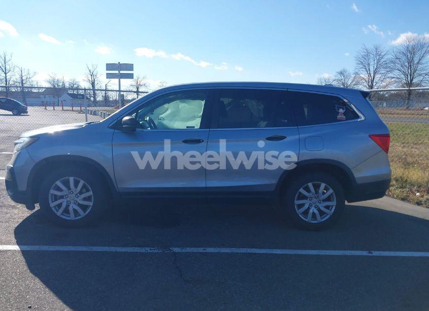 Photo 14 of 2019 Honda Pilot LX (VIN 5FNYF6H11KB009506)