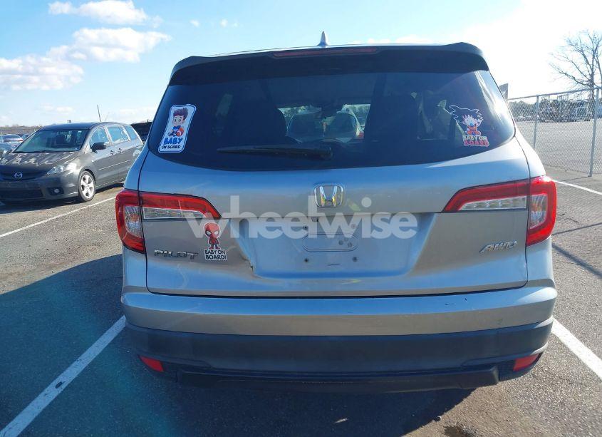 Photo 16 of 2019 Honda Pilot LX (VIN 5FNYF6H11KB009506)