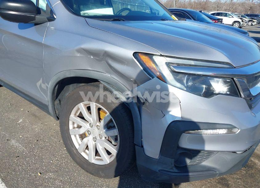 Photo 6 of 2019 Honda Pilot LX (VIN 5FNYF6H11KB009506)