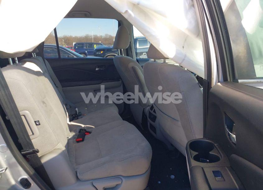 Photo 8 of 2019 Honda Pilot LX (VIN 5FNYF6H11KB009506)