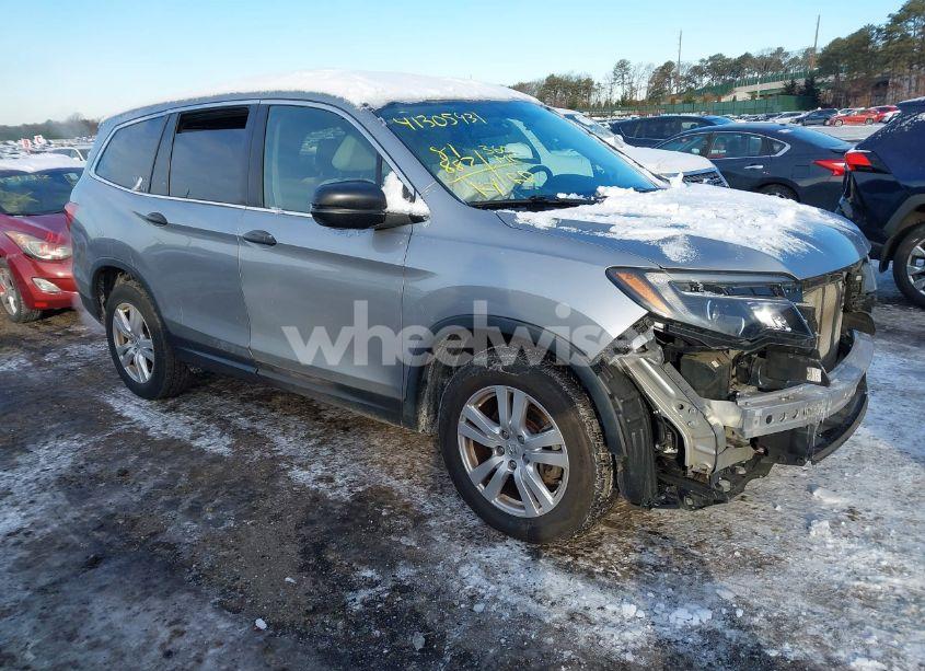2018 Honda Pilot LX (VIN 5FNYF6H12JB064996) main photo
