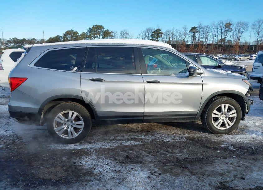 Photo 13 of 2018 Honda Pilot LX (VIN 5FNYF6H12JB064996)